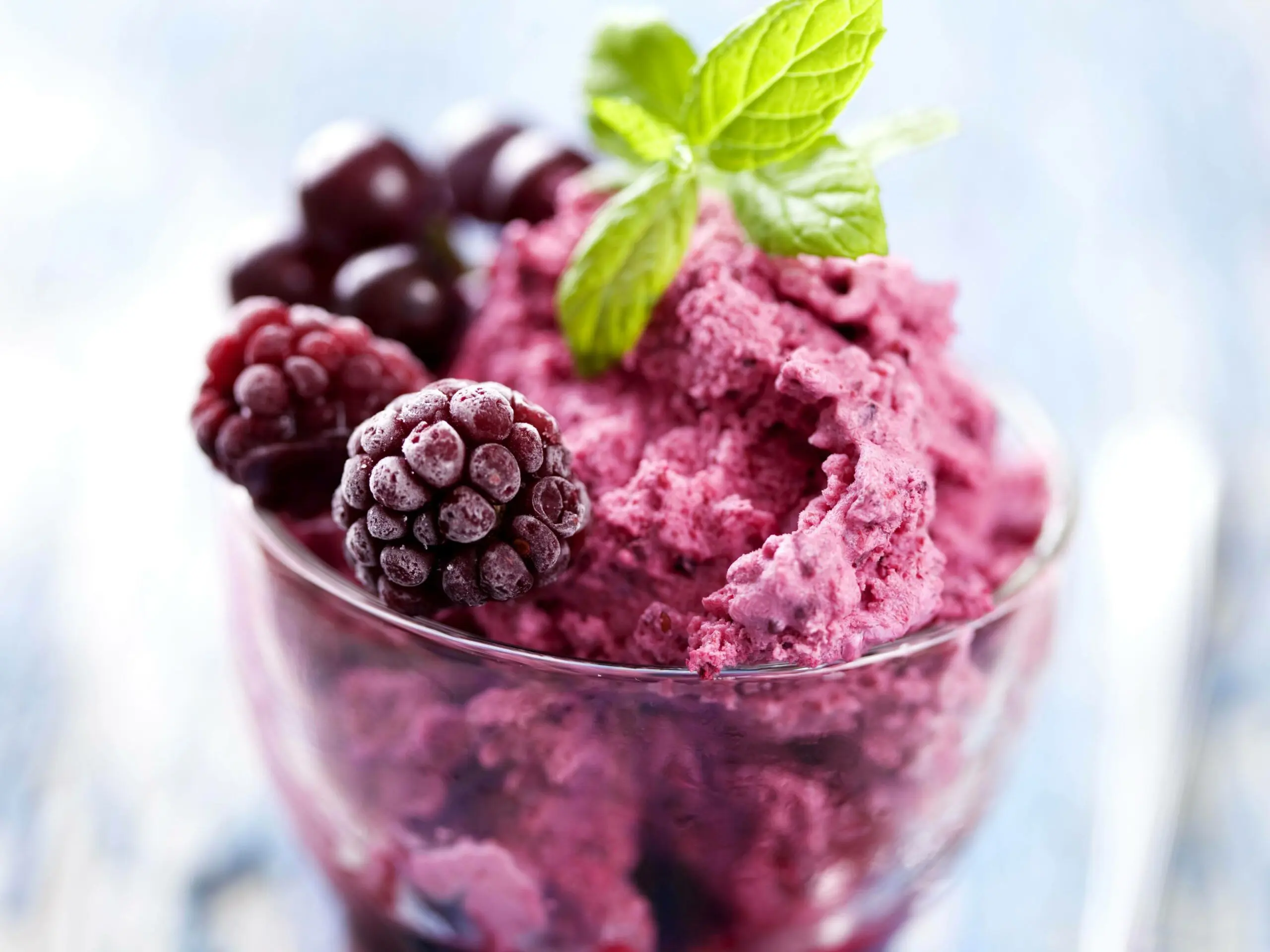 berries-ice-cream_20140619140509