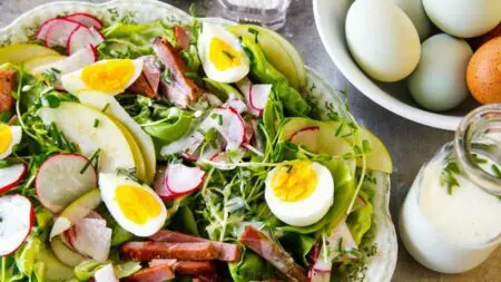 hamandeggsaladhr16sunday_20150405134609