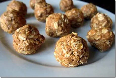nobakeoatmealalmondbutterballs_thumb_20141015111739