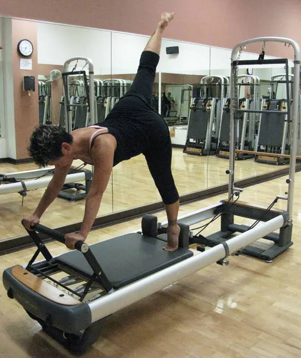 pilates-studio-01_20120802163437