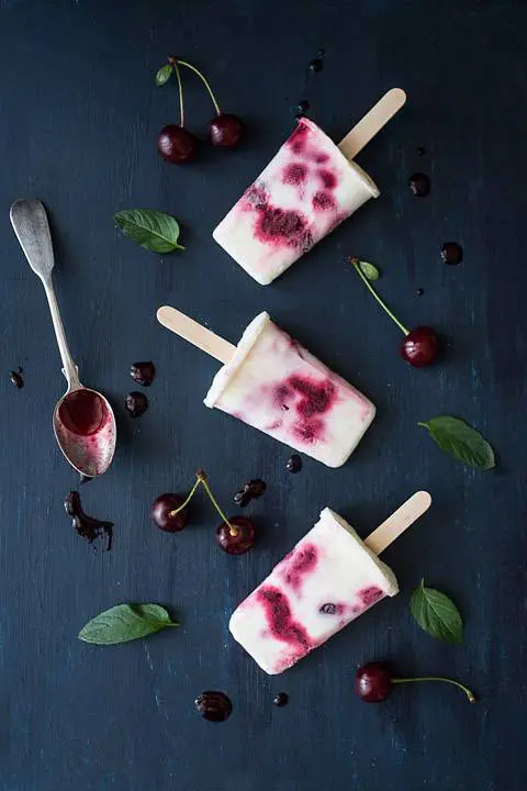 sour-cherry-yogurt-ice-pops_20150707132821