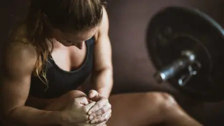 pain-in-knee-on-sports-training