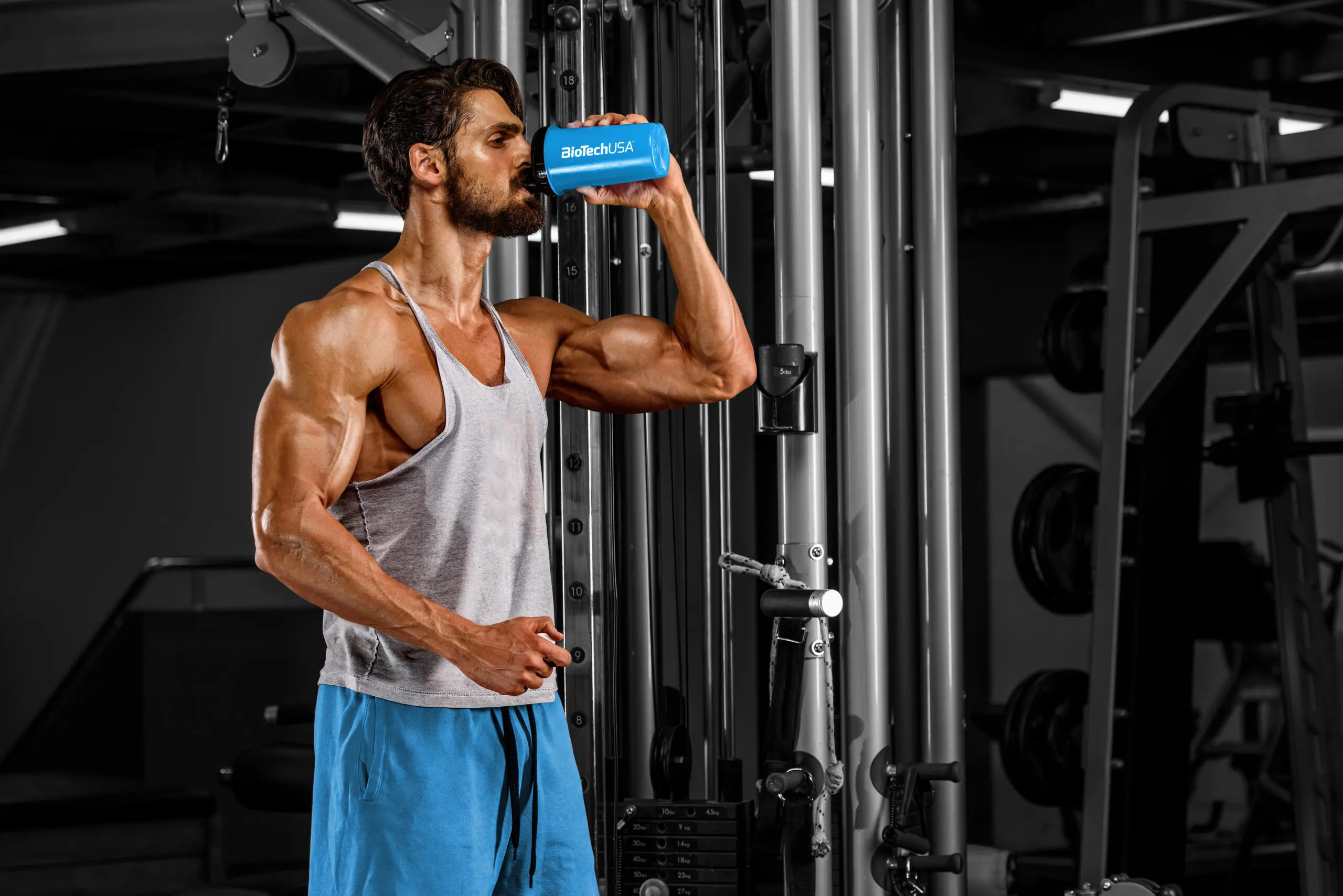 muscular-men-drink-his-nutritional-supplement