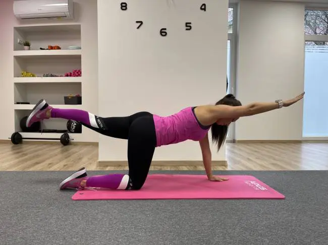 MÉLY-HÁTIZMOKAT ERŐSÍTŐ GYAKORLAT MÉLY-HÁTIZMOKAT ERŐSÍTŐ GYAKORLAT