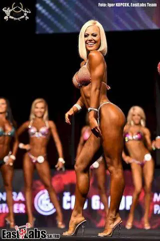 Kiss Virág bikini modell versenyforma