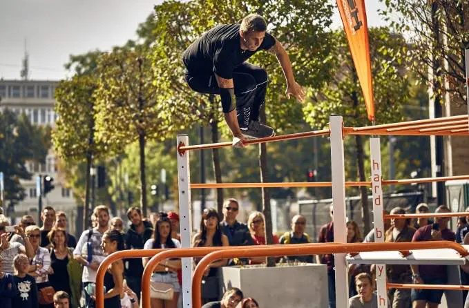 Tamási Patrik street workout edzés közben 