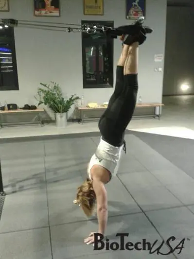 Nagy Dóri, kézenállás gyakorlat