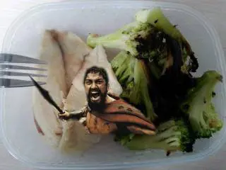 Ketogén diéta - hal és brokkoli