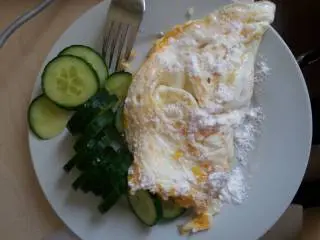 Ketogén diéta - omlett és uborka