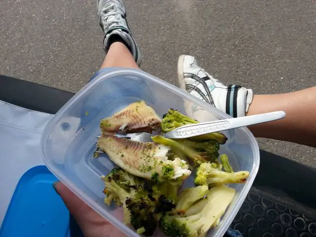 Ketogén diéta - bárhol, bármikor párolt hal és brokkoli