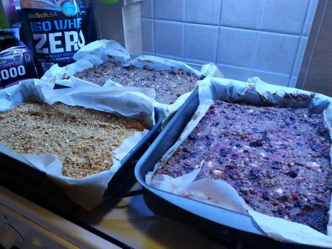 Zabos fehérjés sütemény csokis és vaníliás ízben Zabos fehérjés sütemény csokis és vaníliás ízben