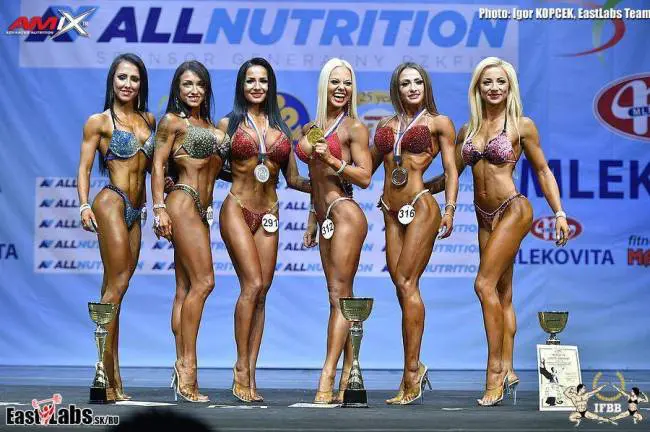 Kiss Virág győztes formája bikini fitnesz kategóriában