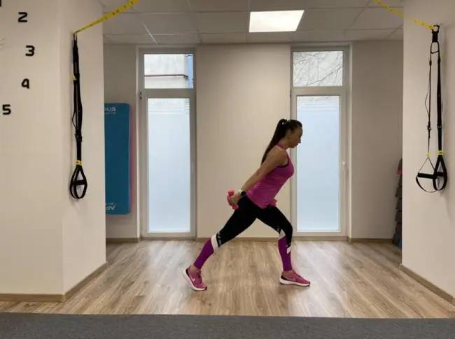 Kismamatornás guggolás - medence billentése Kismamatornás guggolás - medence billentése