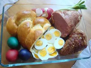 Teljeskiőrlésű húsvéti kalács pulykasonkával