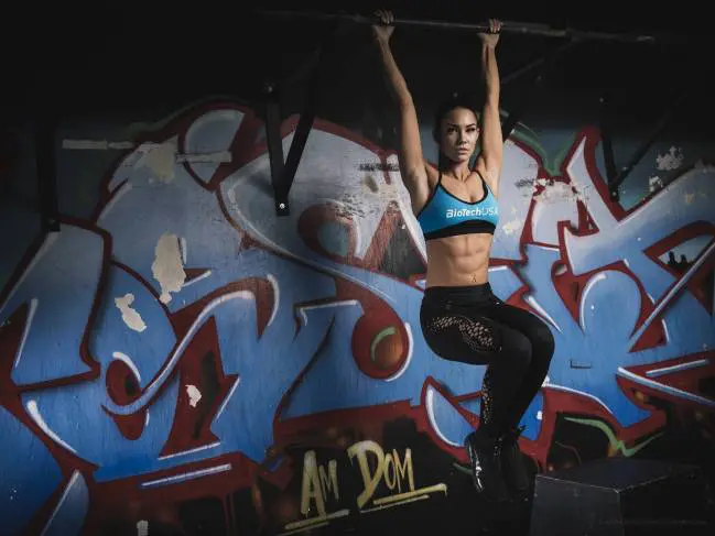 Stephanie Davis erőnléti edzés Stephanie Davis erőnléti edzés