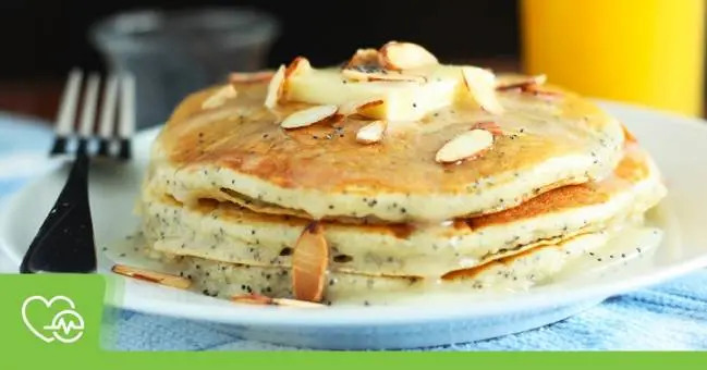 Mézes-barackos kakukkfüves palacsinta Mézes-barackos kakukkfüves palacsinta