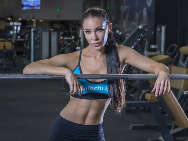 Magabiztosan végzed a fenti gyakorlatokat? Akkor (végre) jöhet a haskerék! 