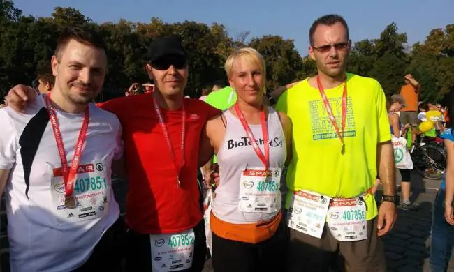 Maraton váltó csapat futás után Maraton váltó csapat futás után