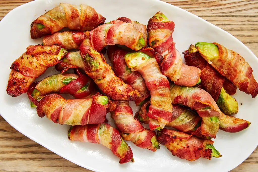 Ketogén recept: Avokádós baconos fritatta