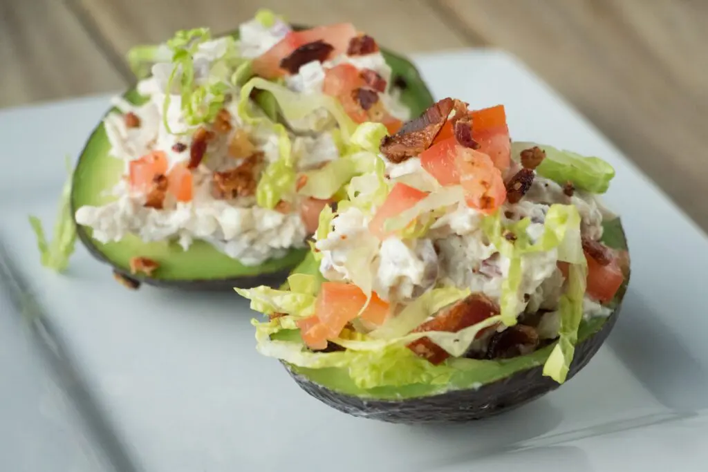 Avokádós tonhalsaláta