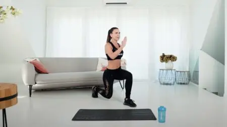 comb és popsi edzés otthon