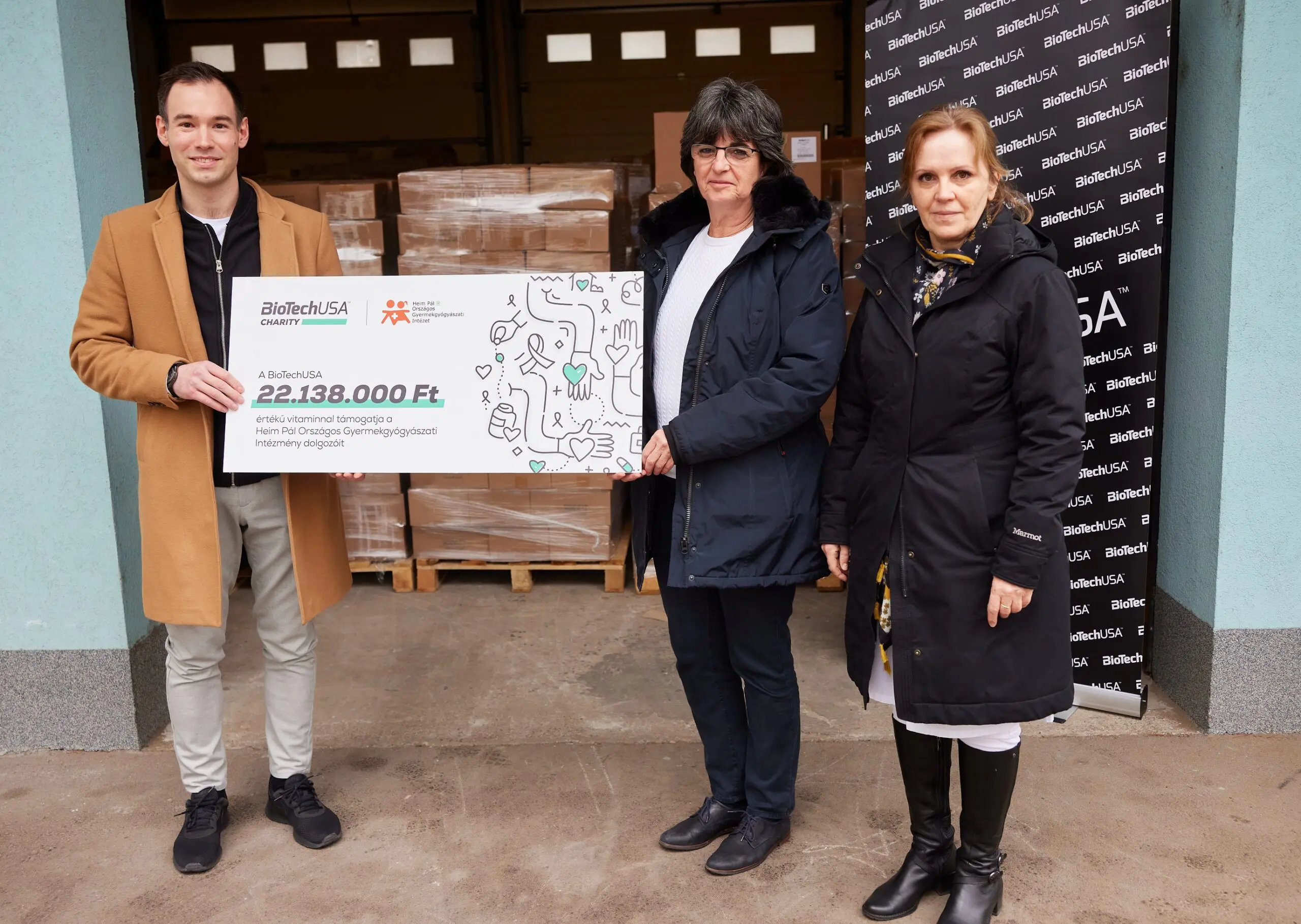 A BioTechUSA-cégcsoport 6200 doboz C-, D-, multi- és várandós vitaminokból álló termékadománnyal fejezi ki köszönetét a Heim Pál Országos Gyermekgyógyászati Intézet minden dolgozójának