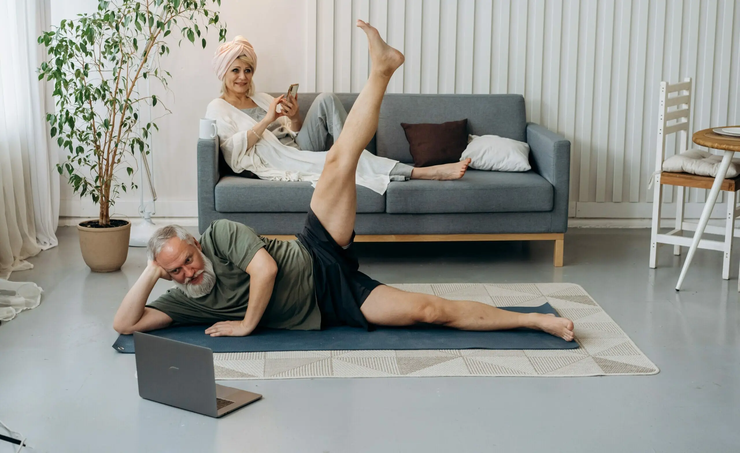 pexels-mikhail-nilov-7530016