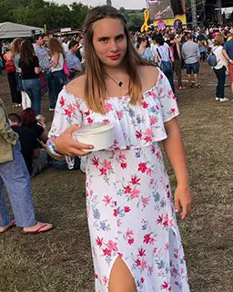 42a131ff-ed6e-43ed-958f-61acc25208dd-1675797576_256x320