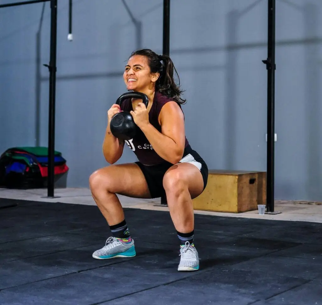 Kettlebell Goblet squat (serleg guggolás)