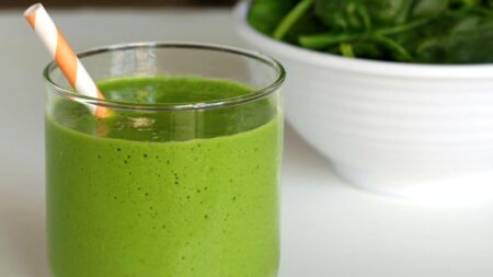 tropical-green-smoothie-2_20140131120603